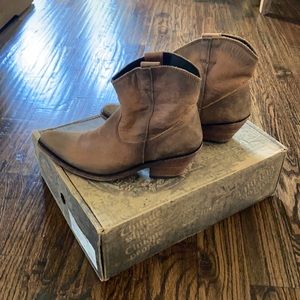 Liberty Black Tambor size 9 boots